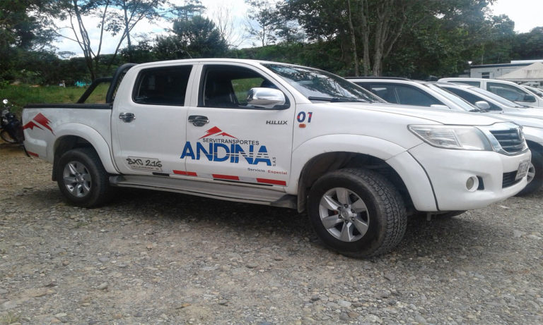 Toyota-Hilux-4x4-Servitransportes-Andina-3